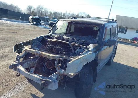 2008 Jeep Commander Sport z USA, uszkodzony, nr VIN 1J8HG48K48C161532